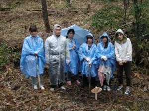 はじめての植樹、大きくな～れ!!